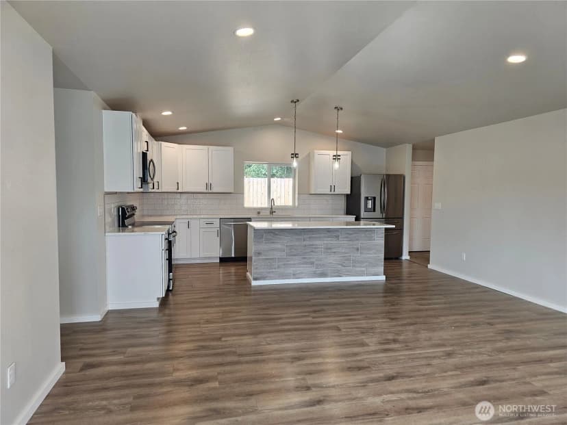 Property photo for 17 Pebble Creek Court, Elma photo 12