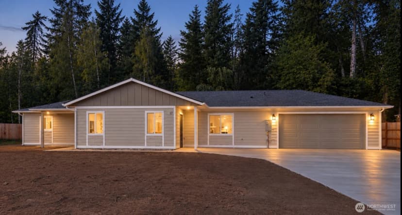Property photo for 17 Pebble Creek Court, Elma