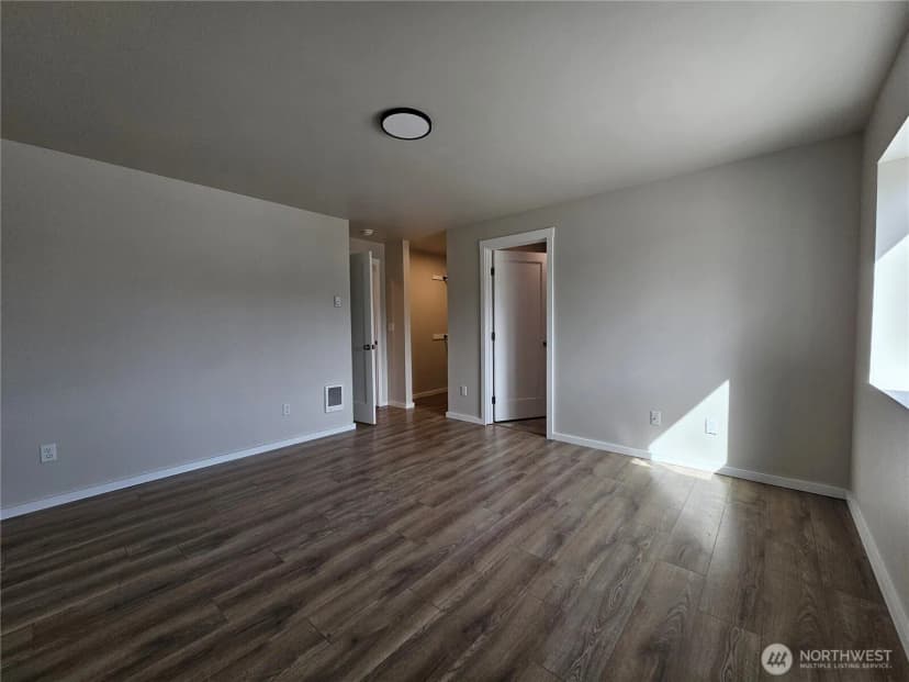 Property photo for 17 Pebble Creek Court, Elma photo 16