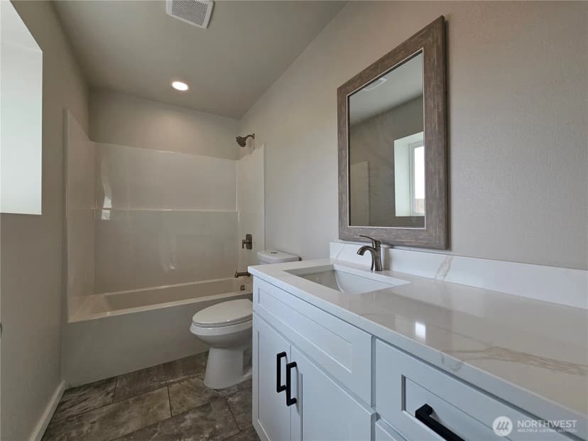 Property photo for 17 Pebble Creek Court, Elma photo 21