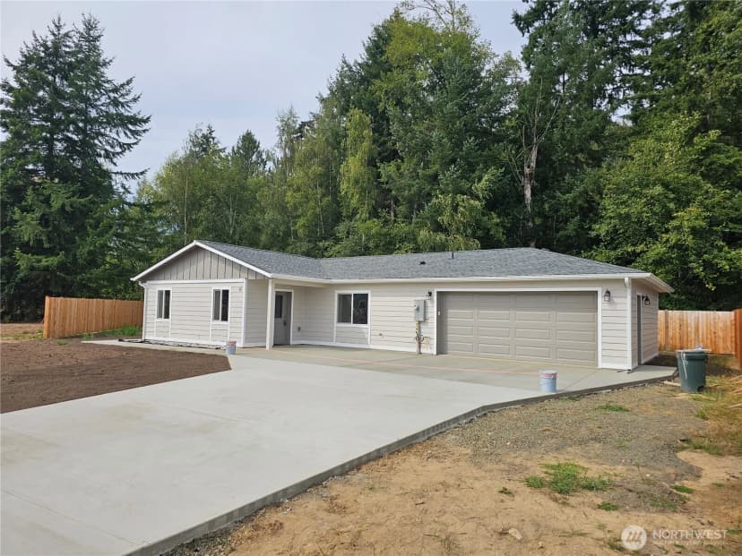 Property photo for 17 Pebble Creek Court, Elma photo 4