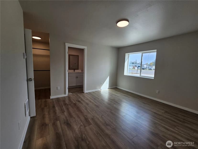 Property photo for 17 Pebble Creek Court, Elma photo 17