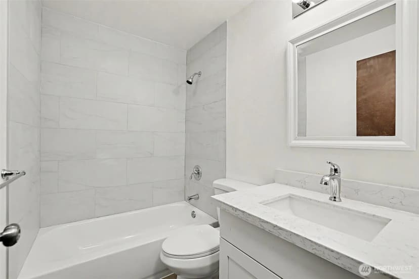 Property photo for 315 13th Avenue E, Seattle photo 7