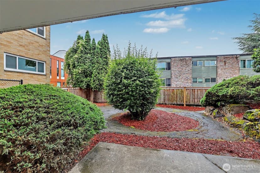 Property photo for 315 13th Avenue E, Seattle photo 10