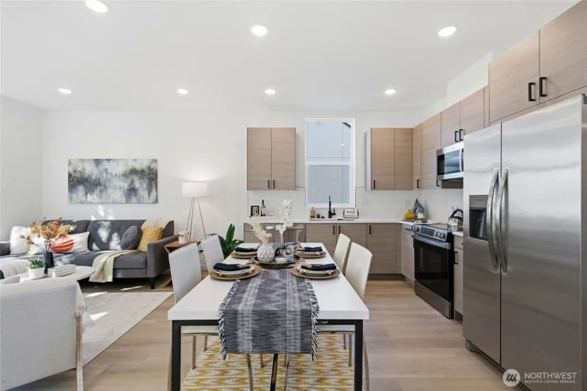 Property photo for 807 S Sullivan Street, Seattle photo 5
