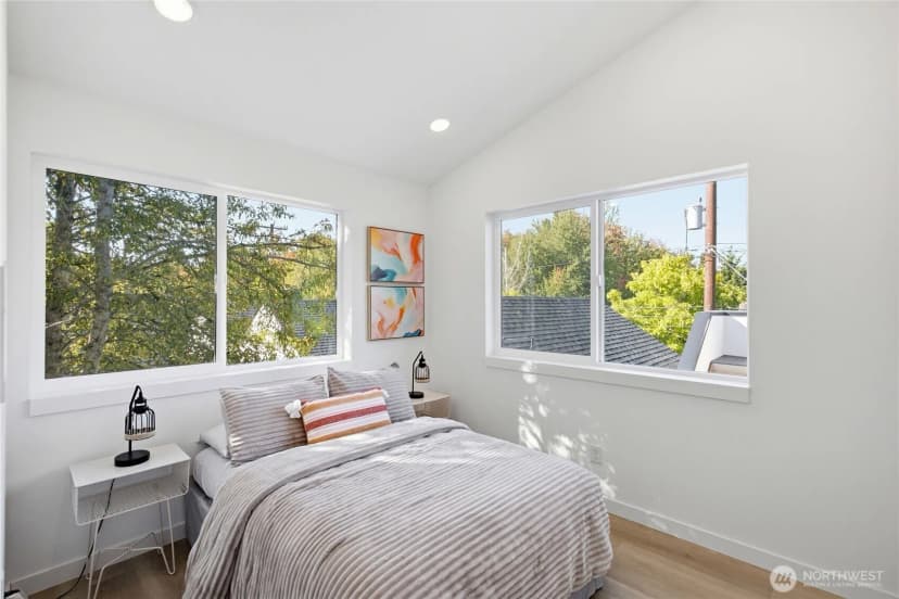 Property photo for 807 S Sullivan Street, Seattle photo 17