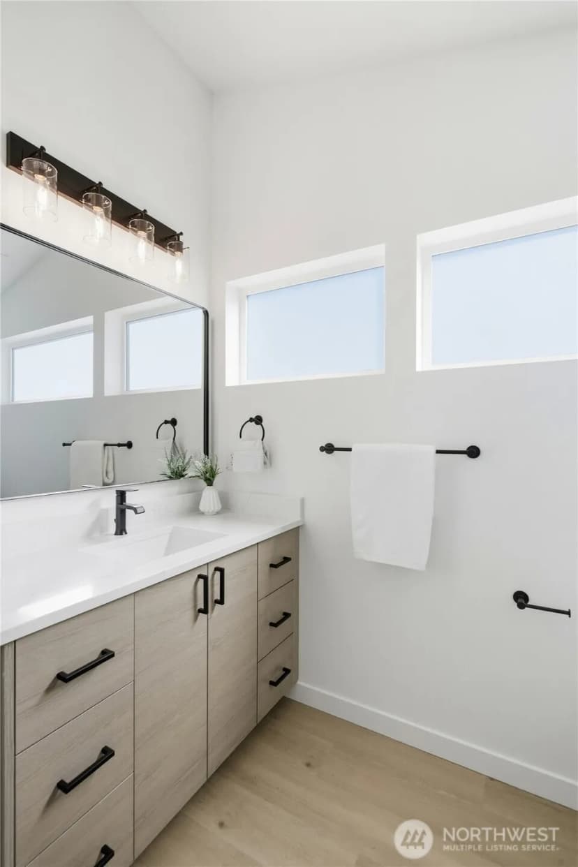 Property photo for 807 S Sullivan Street, Seattle photo 20