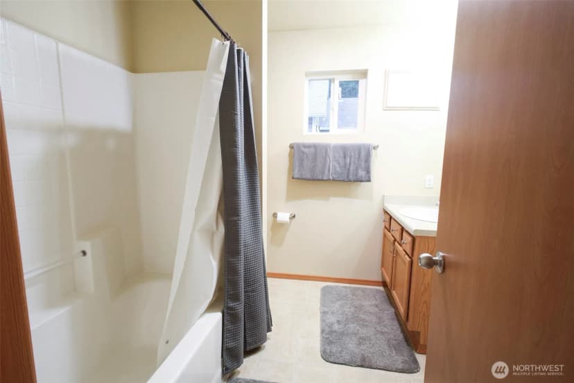 Property photo for 996 G Street Sw, Tumwater photo 25
