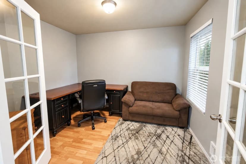 Property photo for 996 G Street Sw, Tumwater photo 9