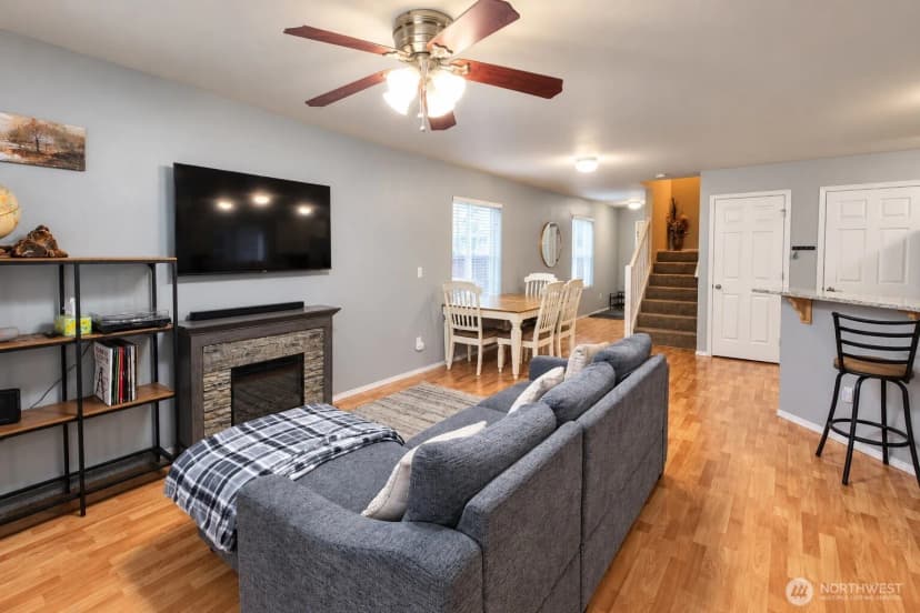 Property photo for 996 G Street Sw, Tumwater photo 11