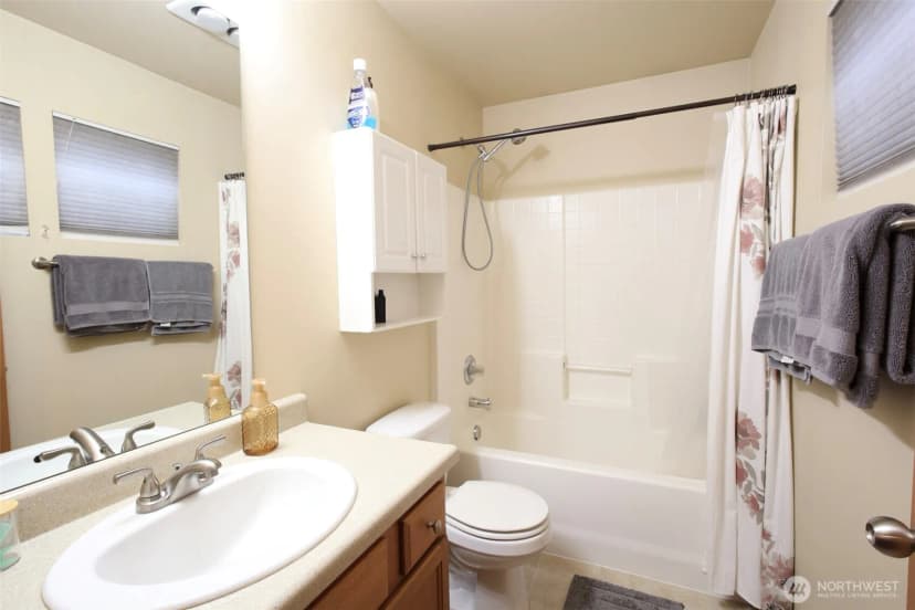 Property photo for 996 G Street Sw, Tumwater photo 19