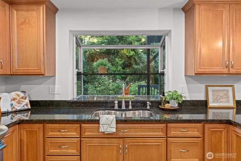 Property photo for 13924 126th Avenue Ne, Kirkland photo 10