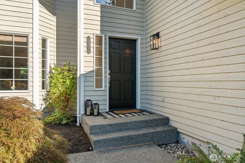 Property photo for 13924 126th Avenue Ne, Kirkland photo 2