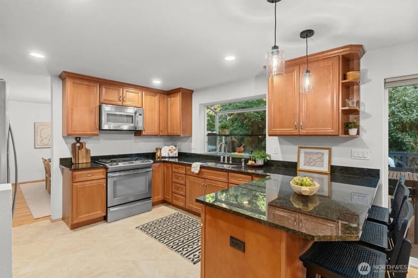 Property photo for 13924 126th Avenue Ne, Kirkland photo 8