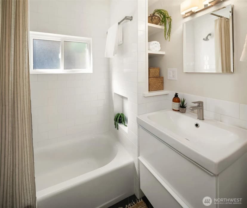 Property photo for 711 N 86th Street, Seattle photo 12