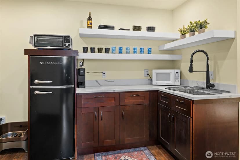 Property photo for 201 W Pennsylvania Avenue, Roslyn photo 20