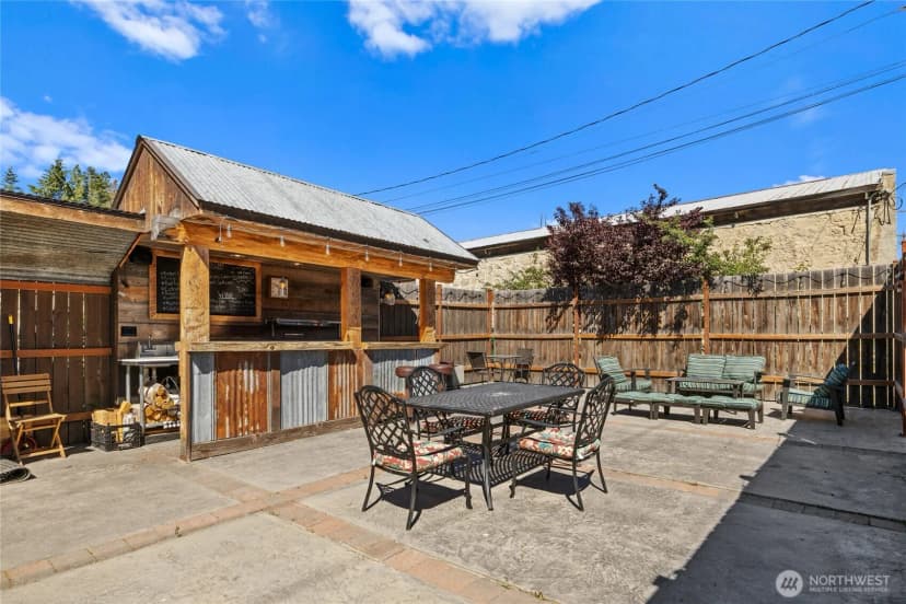 Property photo for 201 W Pennsylvania Avenue, Roslyn photo 26