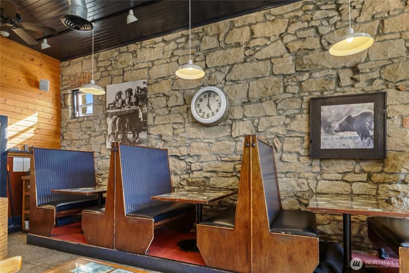 Property photo for 201 W Pennsylvania Avenue, Roslyn photo 13