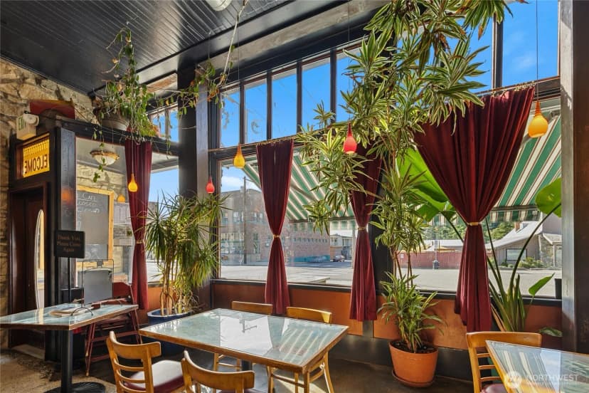 Property photo for 201 W Pennsylvania Avenue, Roslyn photo 8