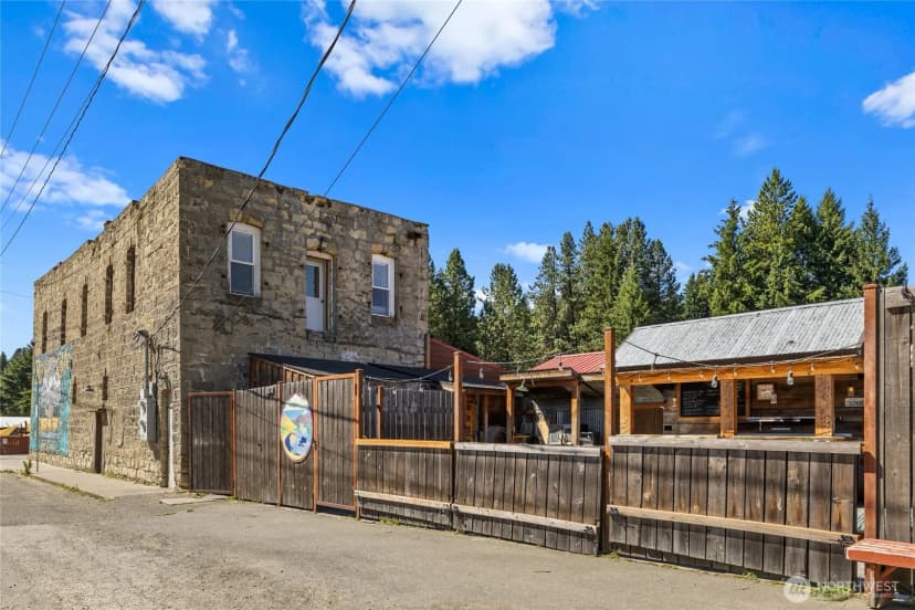 Property photo for 201 W Pennsylvania Avenue, Roslyn photo 31