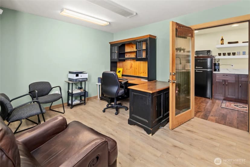 Property photo for 201 W Pennsylvania Avenue, Roslyn photo 23