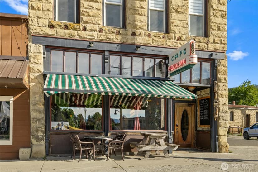 Property photo for 201 W Pennsylvania Avenue, Roslyn photo 4