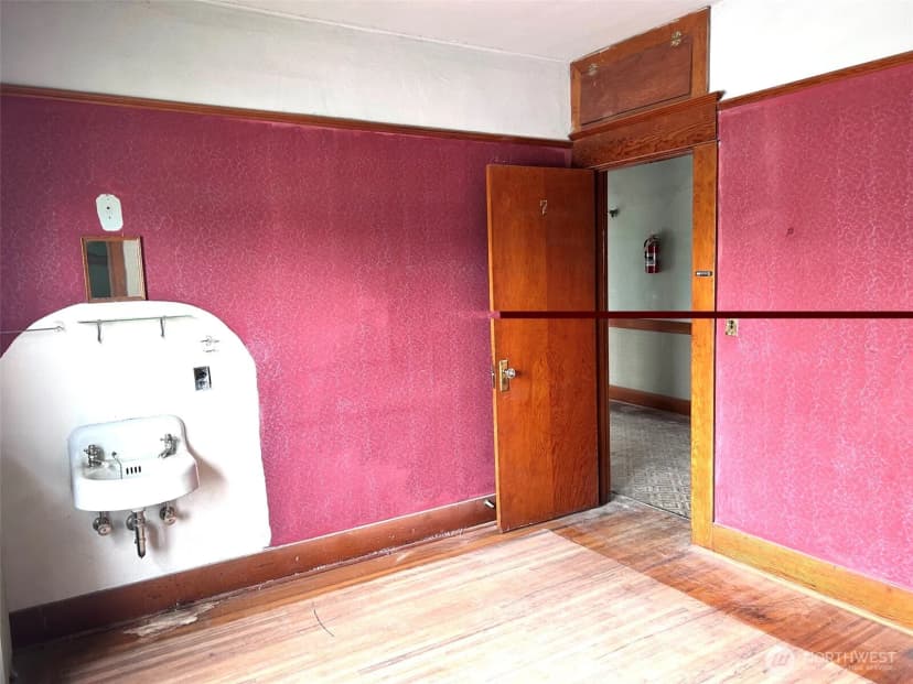 Property photo for 12 E 4th Avenue, Odessa photo 17