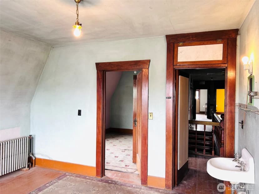Property photo for 12 E 4th Avenue, Odessa photo 24