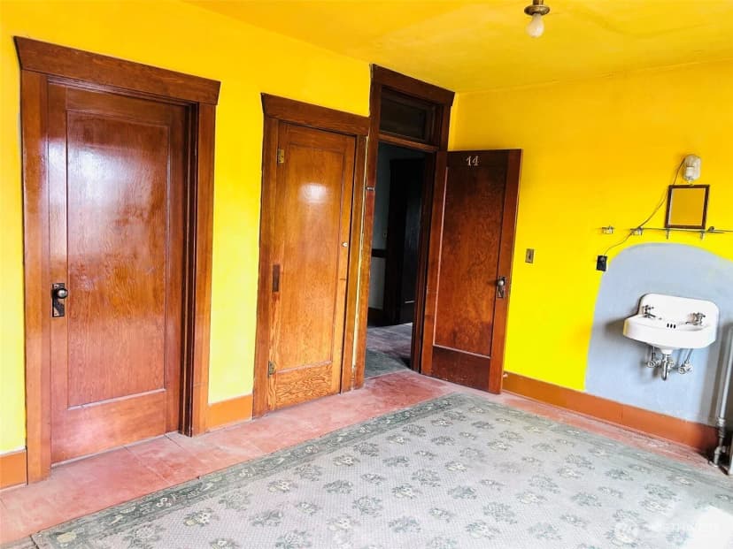 Property photo for 12 E 4th Avenue, Odessa photo 21