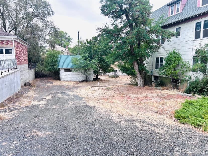 Property photo for 12 E 4th Avenue, Odessa photo 40