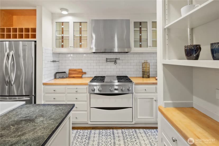 Property photo for 529 Mcgilvra Boulevard E, Seattle photo 6
