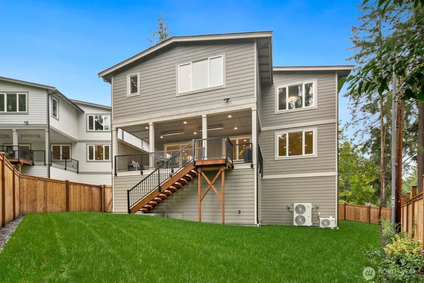 Property photo for 807 130th Avenue Ne, Bellevue photo 29