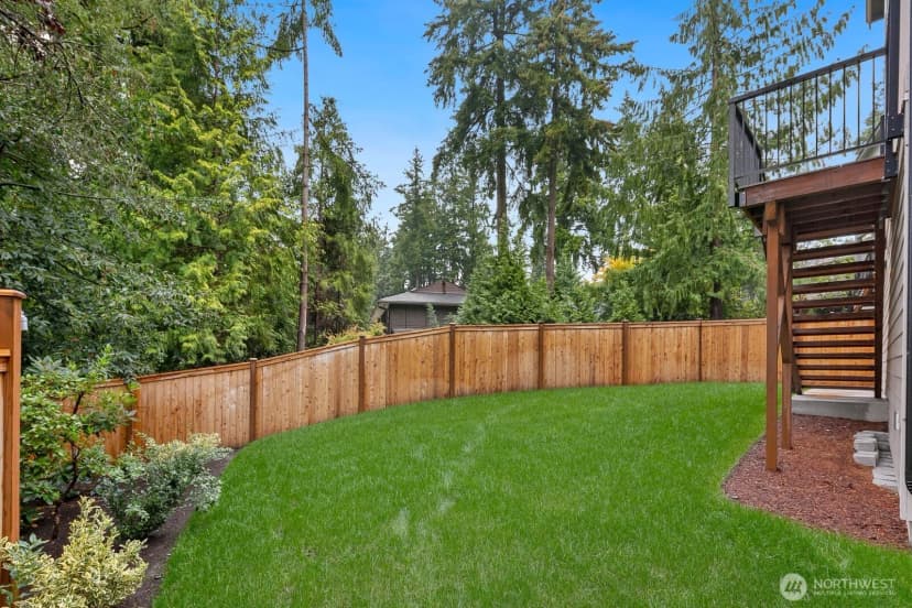 Property photo for 807 130th Avenue Ne, Bellevue photo 30