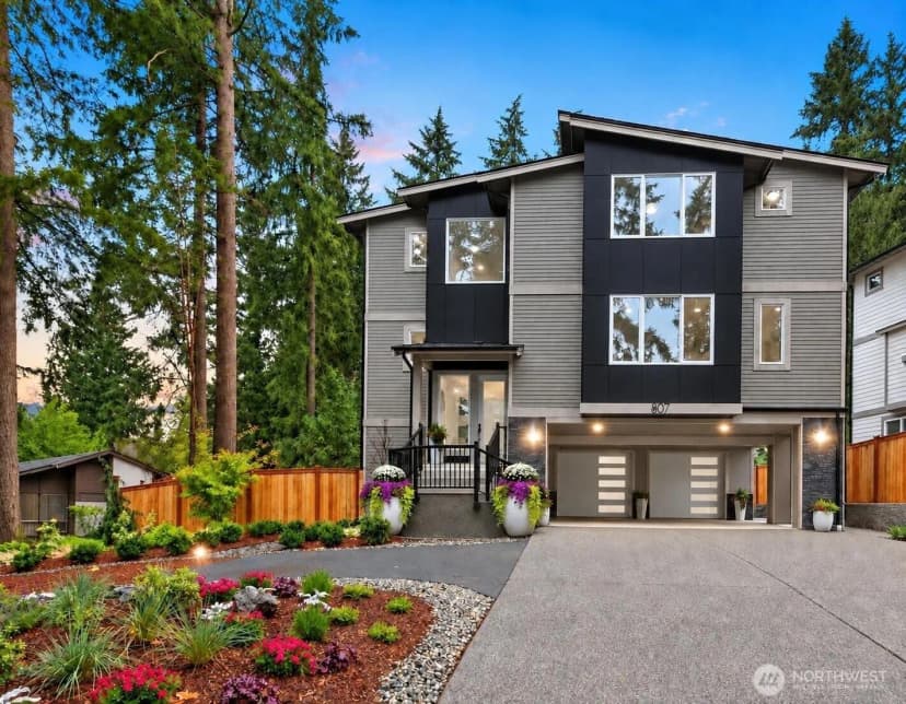 Property photo for 807 130th Avenue Ne, Bellevue