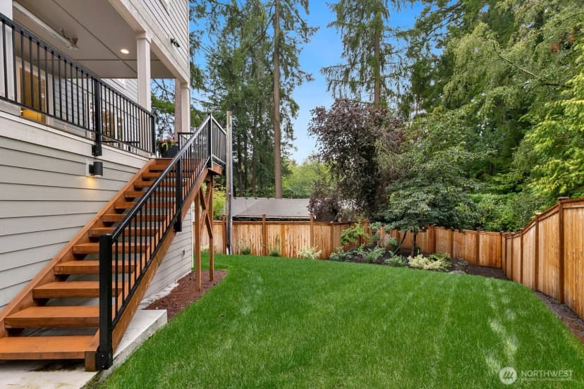 Property photo for 807 130th Avenue Ne, Bellevue photo 31