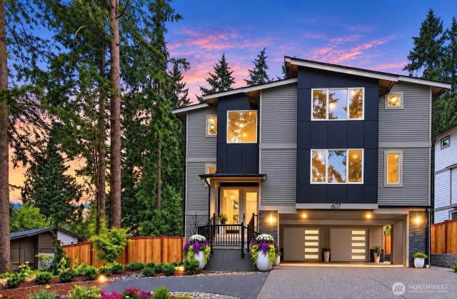 Property photo for 807 130th Avenue Ne, Bellevue