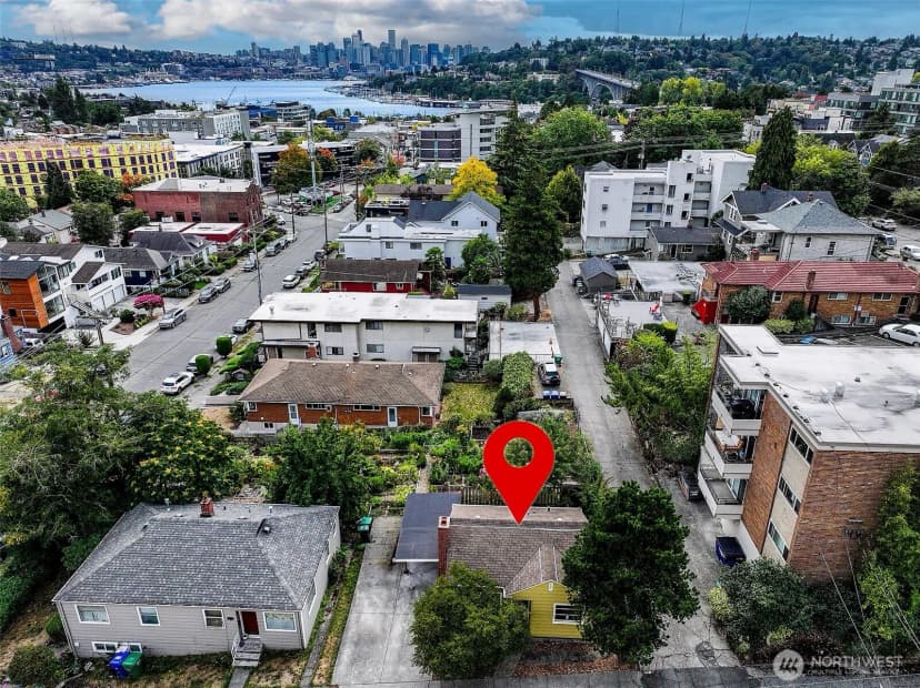 Property photo for 1015 N 40th Street, Seattle photo 24