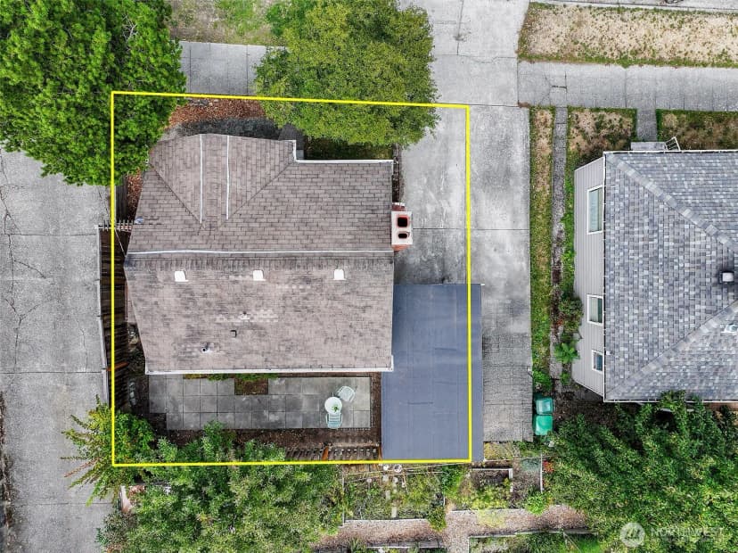 Property photo for 1015 N 40th Street, Seattle photo 23