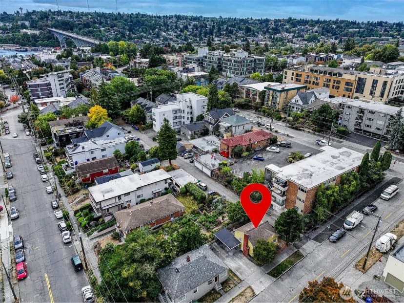 Property photo for 1015 N 40th Street, Seattle photo 25