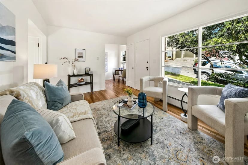 Property photo for 1015 N 40th Street, Seattle photo 4