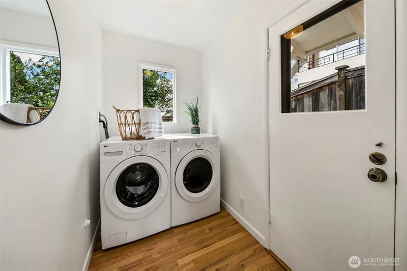 Property photo for 1015 N 40th Street, Seattle photo 10