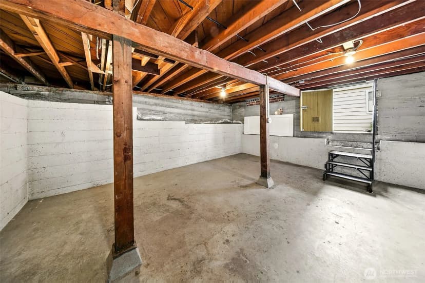 Property photo for 1015 N 40th Street, Seattle photo 17