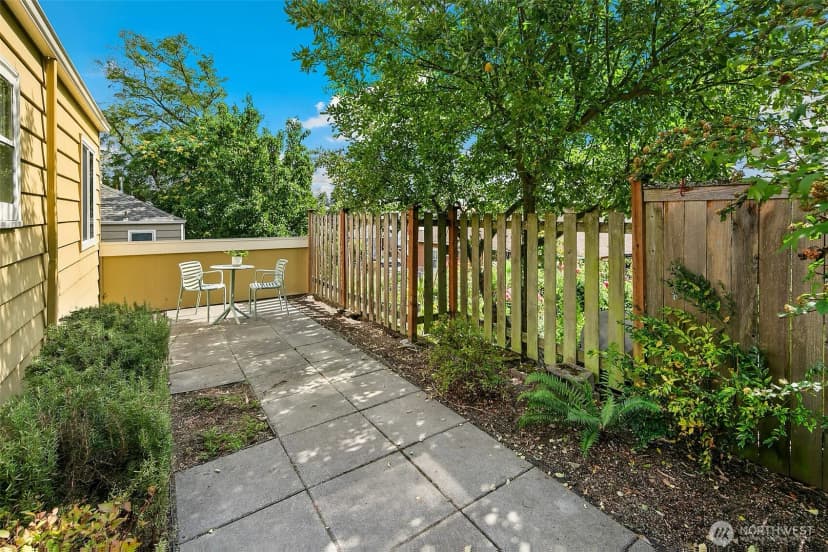 Property photo for 1015 N 40th Street, Seattle photo 12