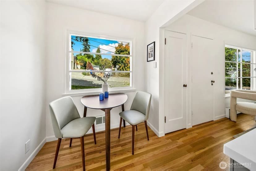 Property photo for 1015 N 40th Street, Seattle photo 5