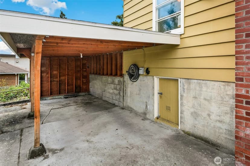 Property photo for 1015 N 40th Street, Seattle photo 19