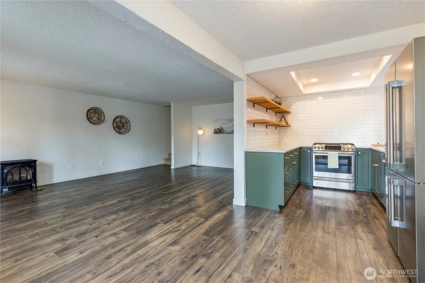 Property photo for 4908 W Tapps Drive E, Lake Tapps photo 8
