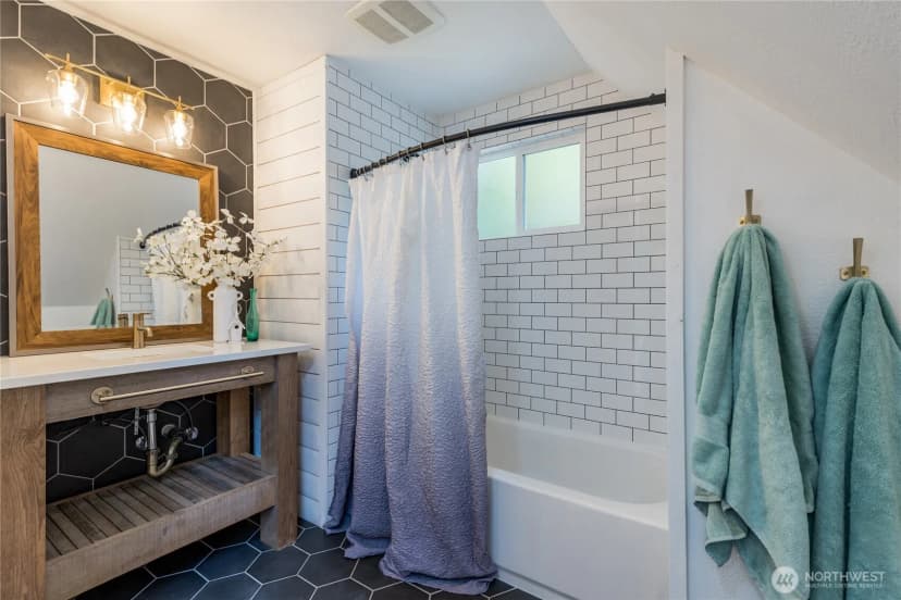 Property photo for 4908 W Tapps Drive E, Lake Tapps photo 18