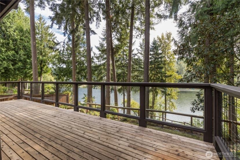Property photo for 4908 W Tapps Drive E, Lake Tapps photo 5