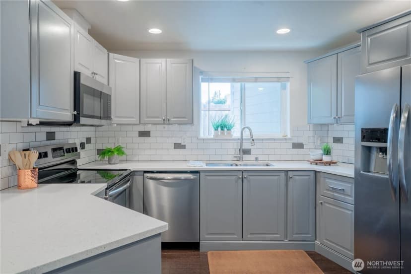 Property photo for 11920 98th Avenue Ne #302, Kirkland photo 5