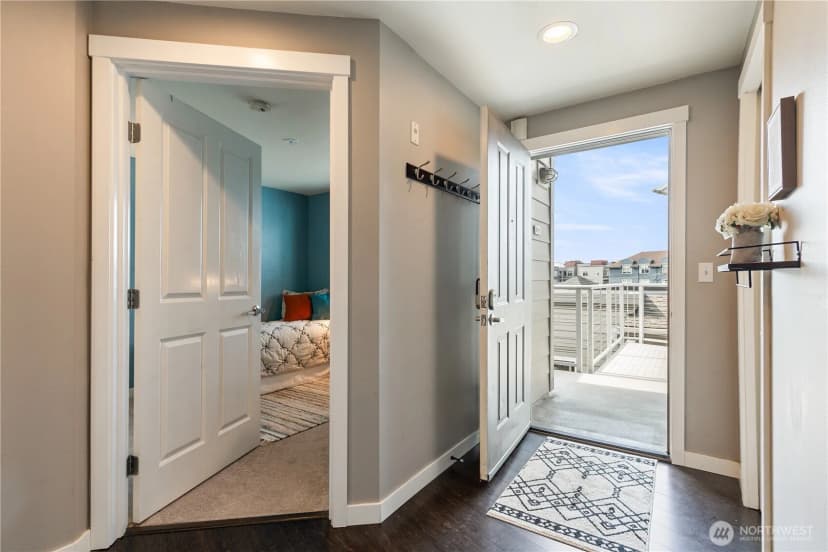 Property photo for 11920 98th Avenue Ne #302, Kirkland photo 6